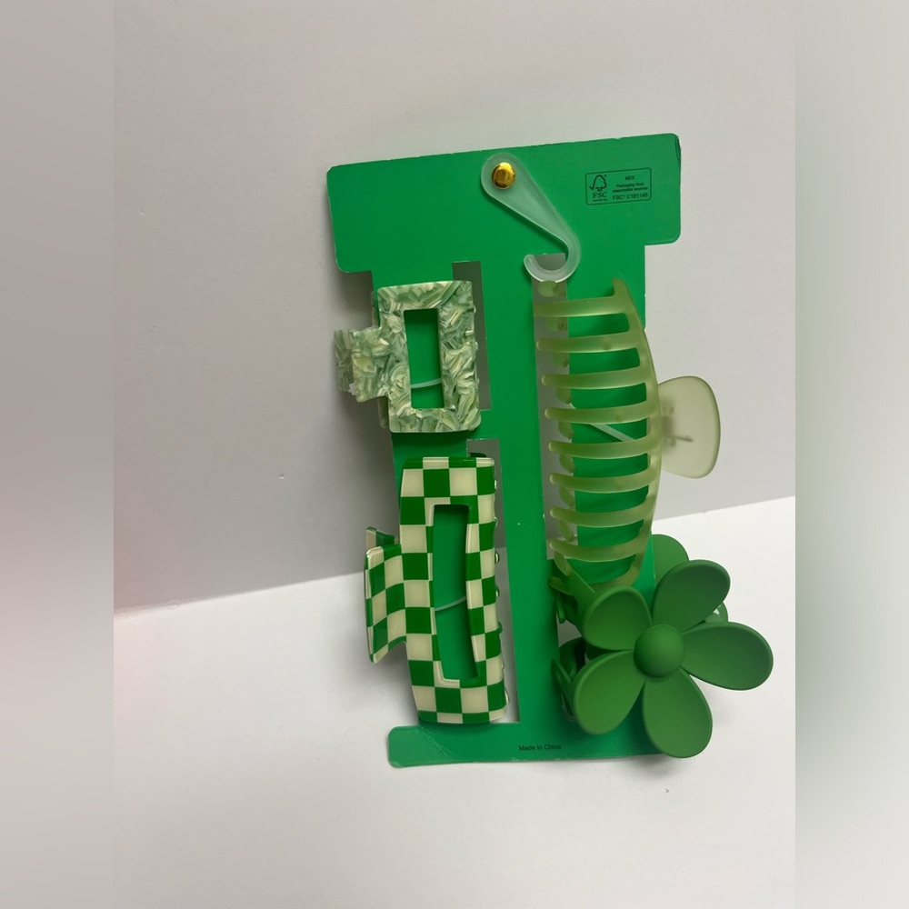 NWT ⚜️☘️⚜️ Piper K set of 4 hair claw clips St. Patrick’s Day - Picture 4 of 14